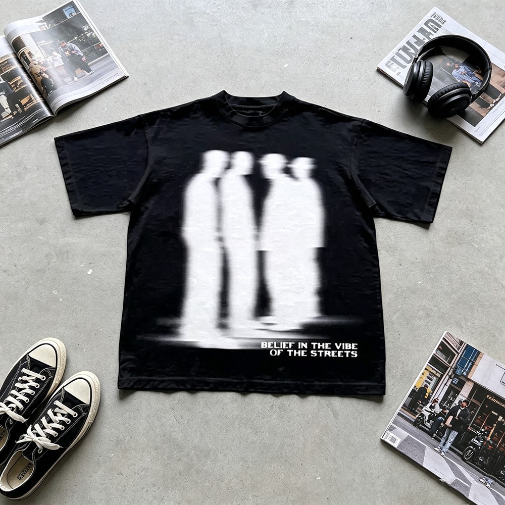 Blurry Silhouette Street Vibe  - Street Fashion Urban 리뷰 및 가격