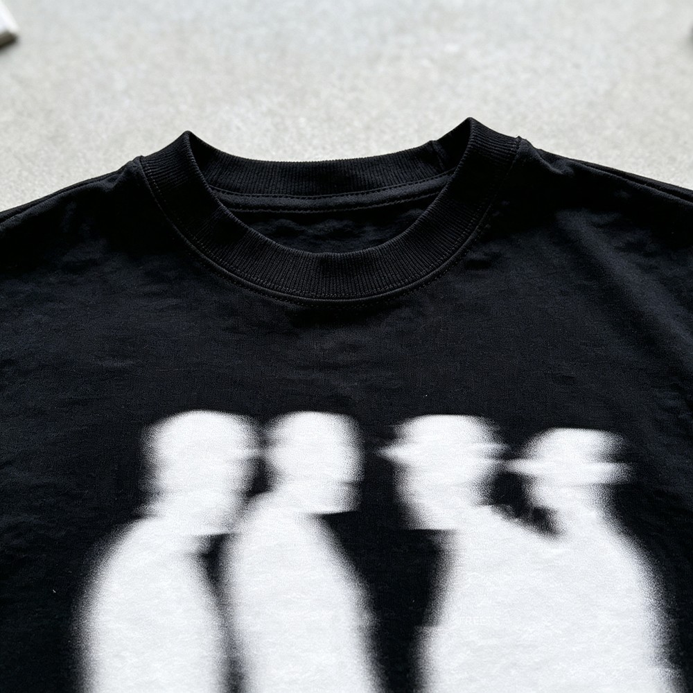 Blurry Silhouette Street Vibe  - Street Fashion Urban 리뷰 및 가격